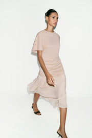 Robe contrastée à volants