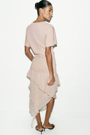Robe contrastée à volants