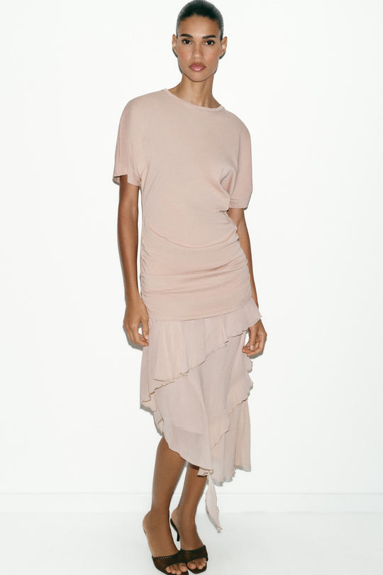 Robe contrastée à volants
