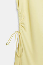 Robe asymétrique à fronces