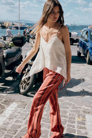 Top asymétrique brodé en mousseline