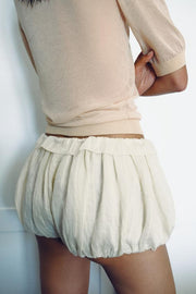 Short bouffant à rayures et volants
