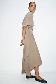 Jupe asymétrique fluide