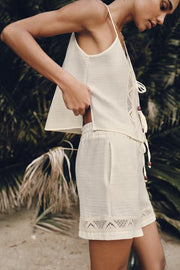 Short brodé à taille élastique