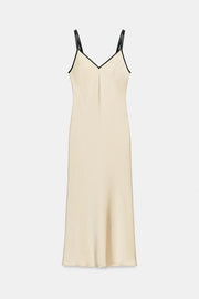 Robe midi satinée à passepoils contrastés