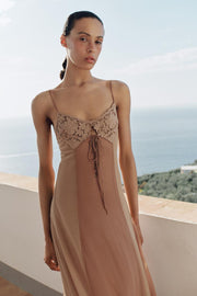 Robe contrastée au crochet