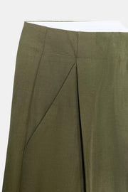 Pantalon à pinces avec passant au dos