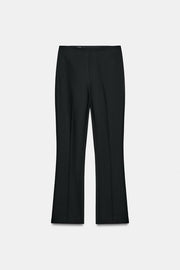 Pantalon légèrement évasé
