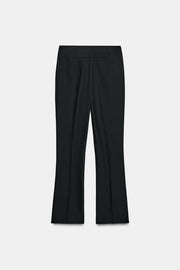 Pantalon légèrement évasé