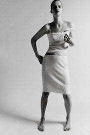 Jupe midi en maille et dentelle brodée