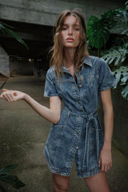Robe Z1975 mini en denim avec ceinture