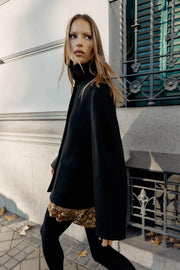 Manteau court en laine à col montant