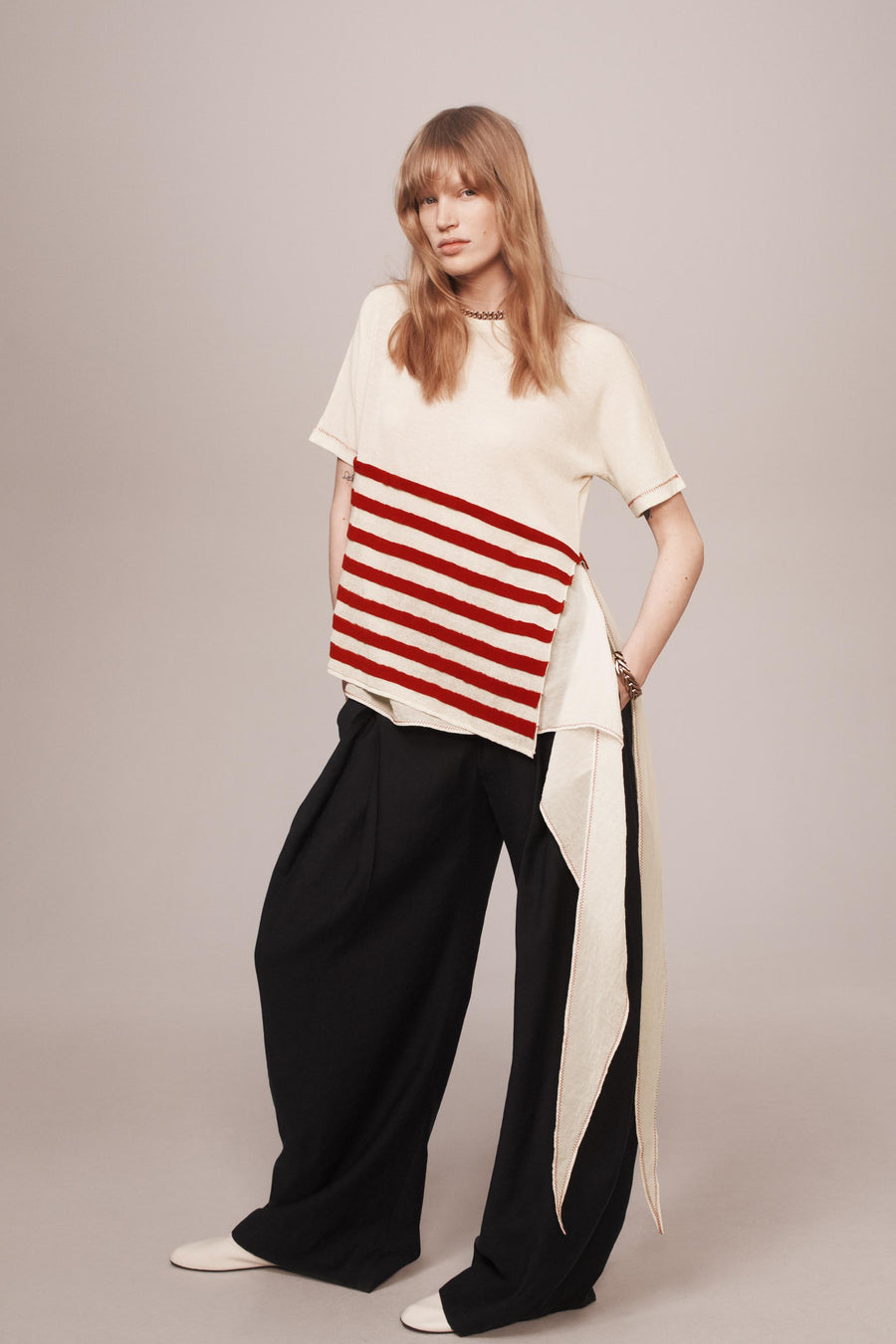 Top en maille rayée asymétrique The Item Woman