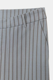 Pantalon évasé à fines rayures