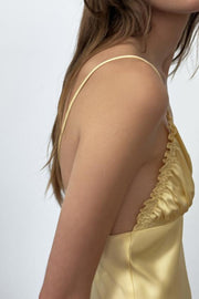 Robe midi satinée à fronces
