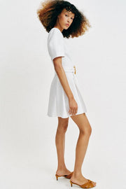Robe courte avec ceinture