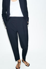 Pantalon à fines rayures