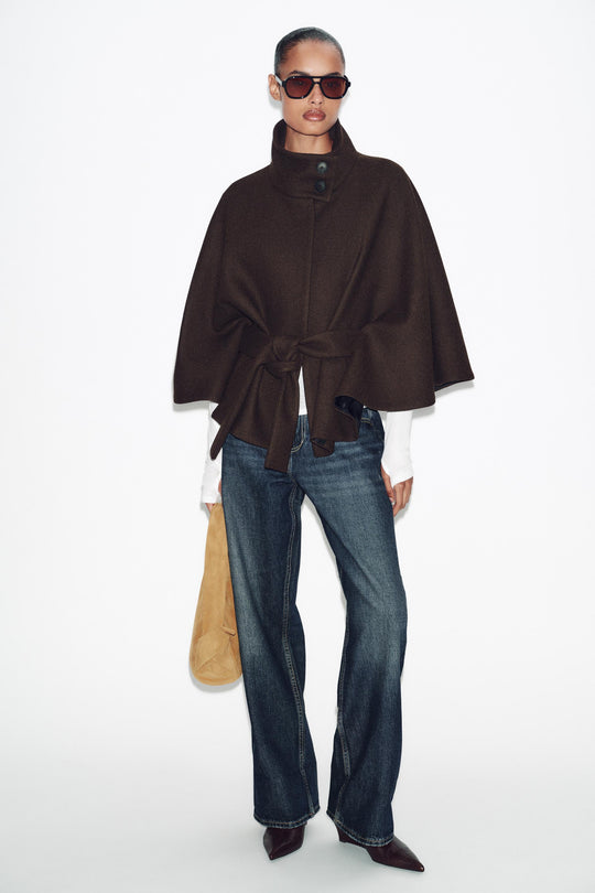 Manteau court cape en laine avec ceinture