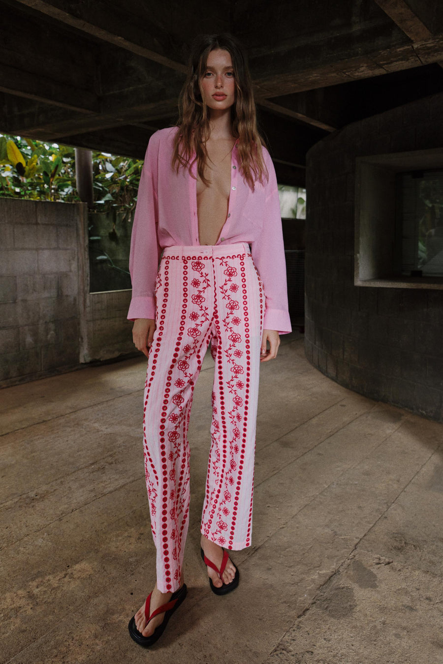 Pantalon à broderies ajourées