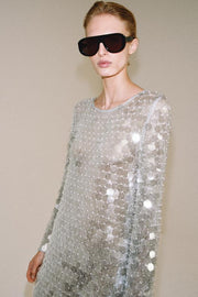 Robe courte en maille à sequins à perles