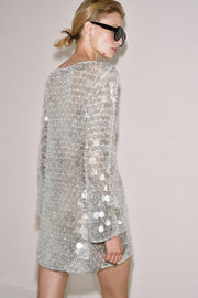 Robe courte en maille à sequins à perles