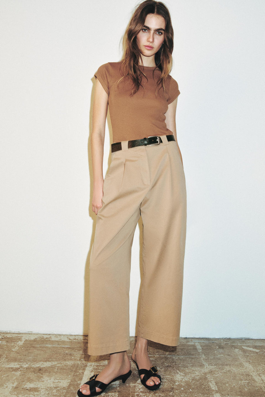 Pantalon coupe barrel ample