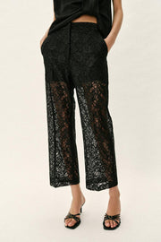 Pantalon droit en dentelle