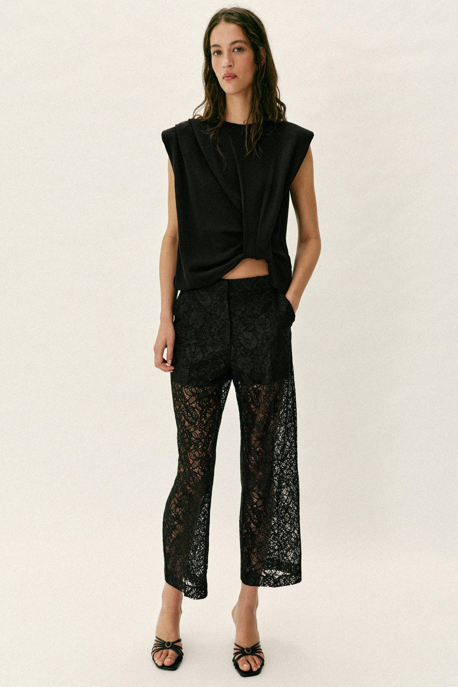Pantalon droit en dentelle