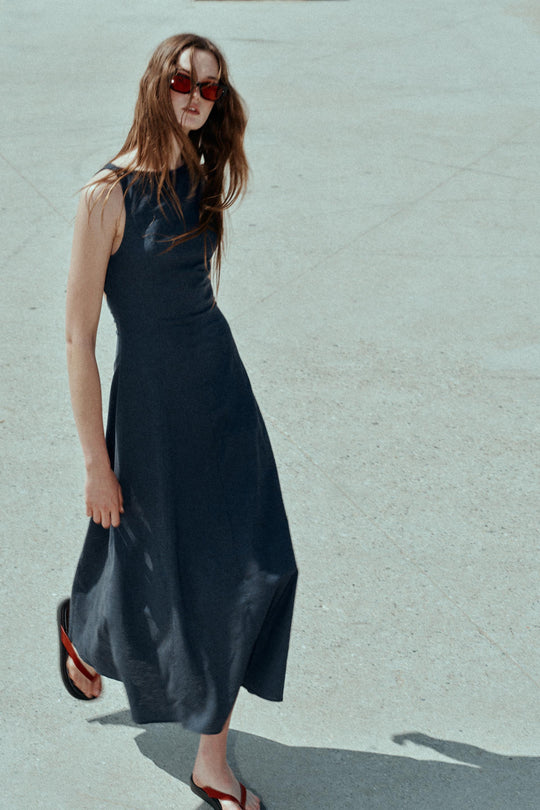Robe midi en lin à dos ouvert