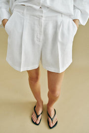Short à pinces taille haute