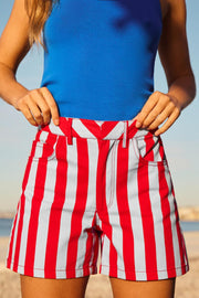 Short à rayures