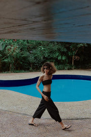 Pantalon-culotte en lin avec ceinture tressée