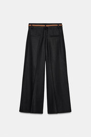 Pantalon-culotte en lin avec ceinture tressée