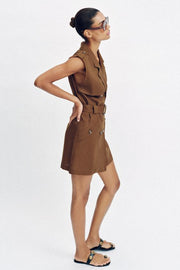 Robe courte en lin avec ceinture