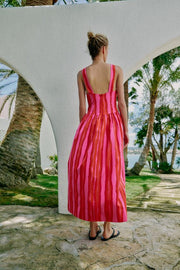 Robe à rayures à brandebourgs