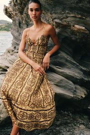 Robe midi brodée ajourée à découpes