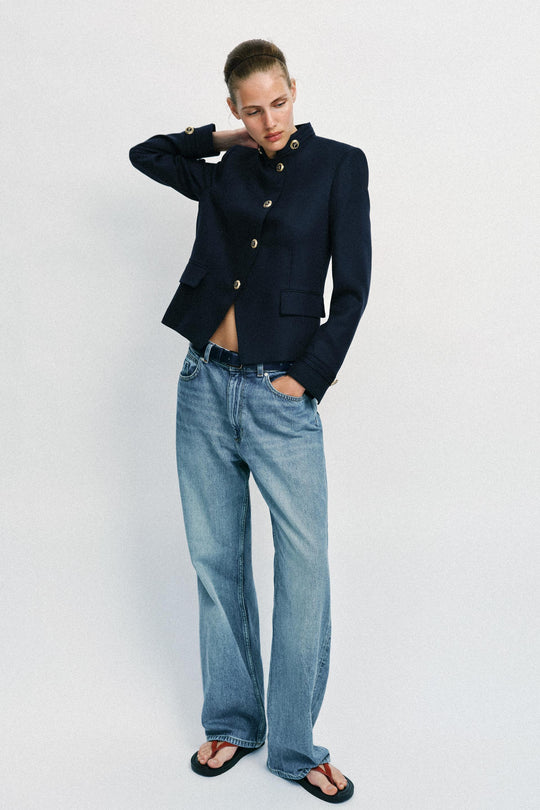 Blazer cintré à bouton doré