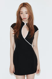 Robe mini à passepoils contrastés