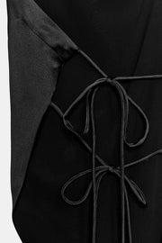 Top satiné dos-nu asymétrique
