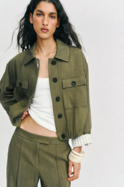 Veste courte à manches retroussées