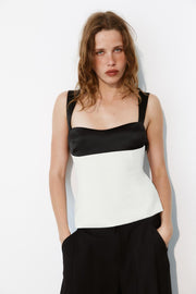 Top contrasté à lien noué au dos