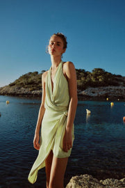 Robe asymétrique satinée avec nœud
