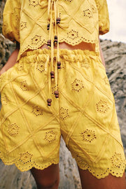 Top à broderies ajourées