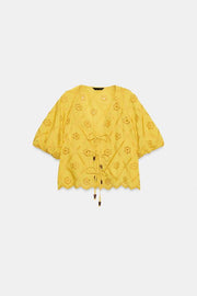 Top à broderies ajourées