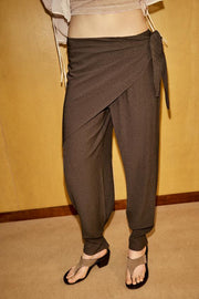 Pantalon texturé effet foulard
