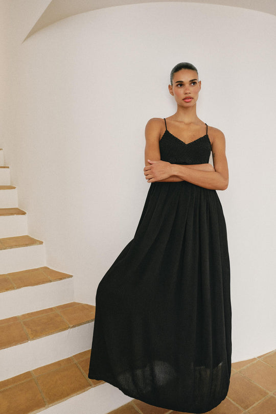 Robe longue contrastée en maille au crochet