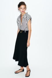 Robe midi contrastée à rayures avec ceinture