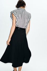 Robe midi contrastée à rayures avec ceinture