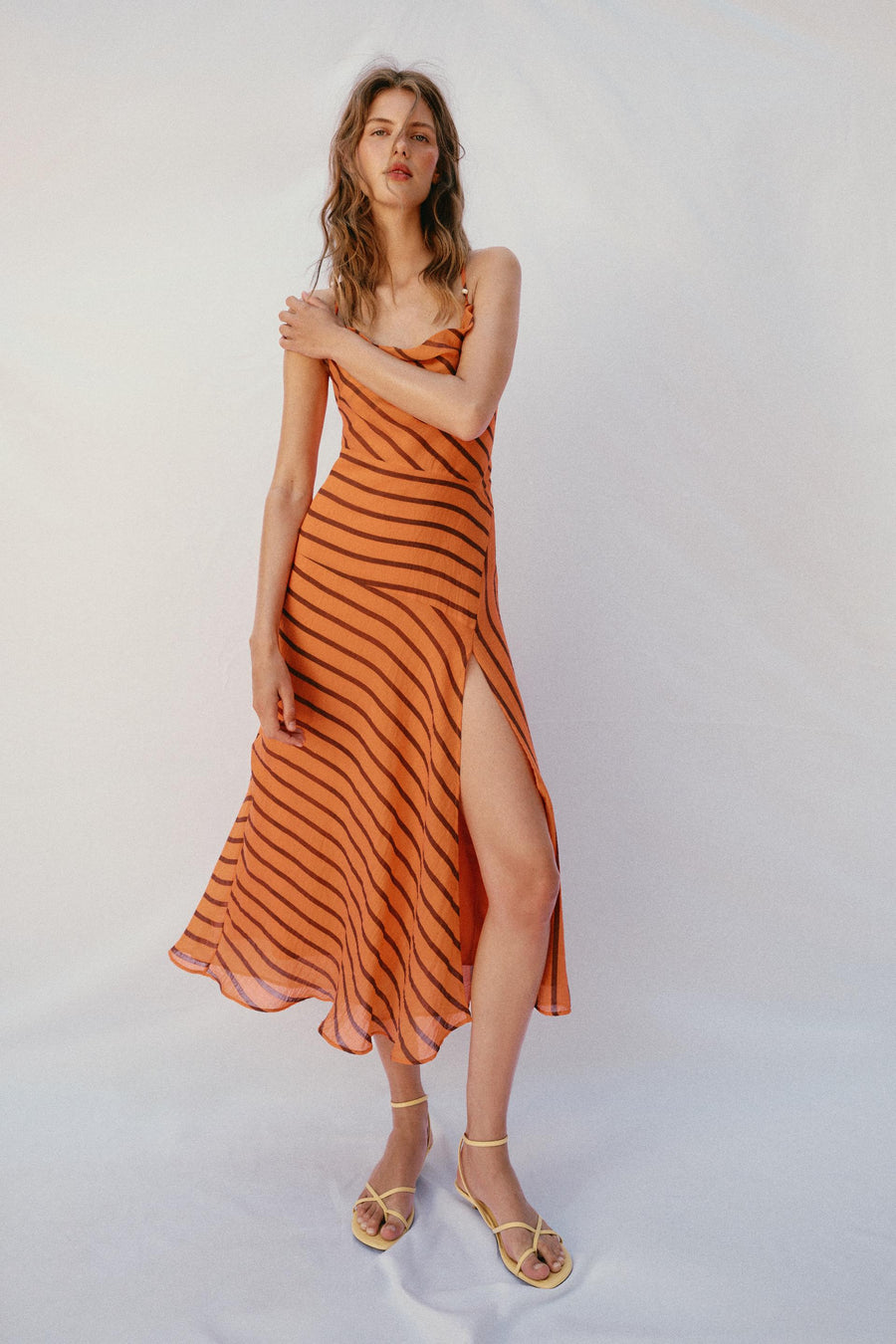Robe midi rayée à bretelles