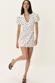 Robe courte à manches bouffantes